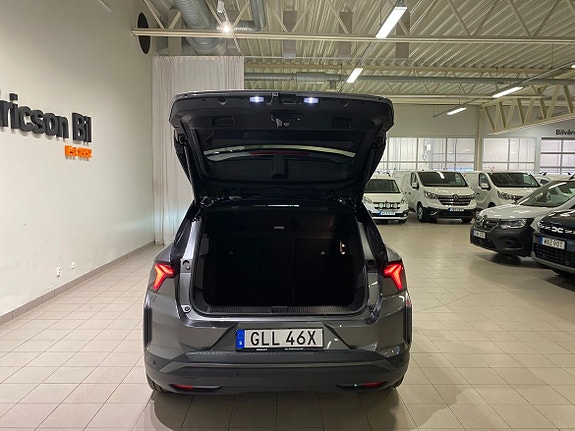 Renault Scenic E-Tech 6 of 12