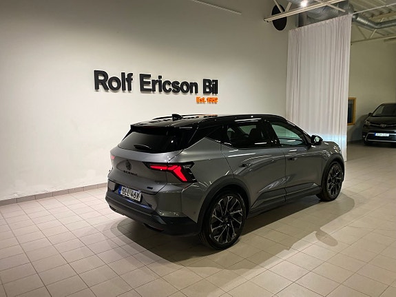 Renault Scenic E-Tech 4 of 12
