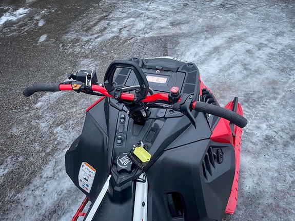 Lynx Shredder RE 3700 850 E-tec Turbo R -23 4 of 4