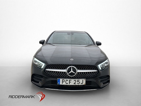 Mercedes-Benz A180 2 of 5
