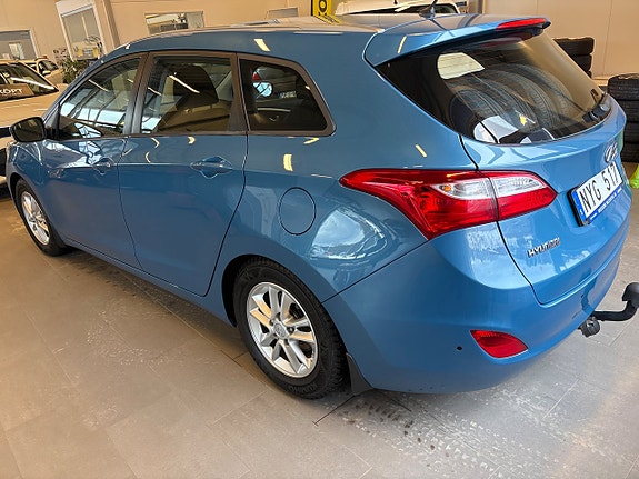 Hyundai i30 2 of 5