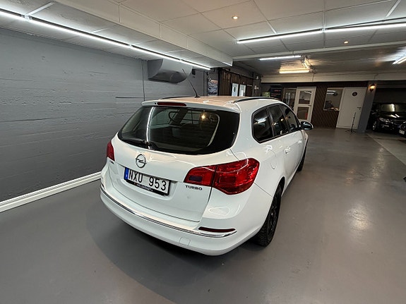 Opel Astra 4 of 5
