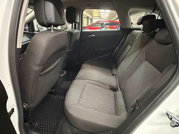 Opel Astra 9 of 13