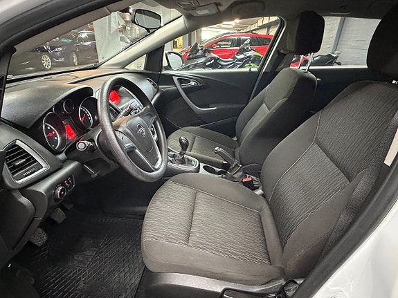 Opel Astra 10 of 13