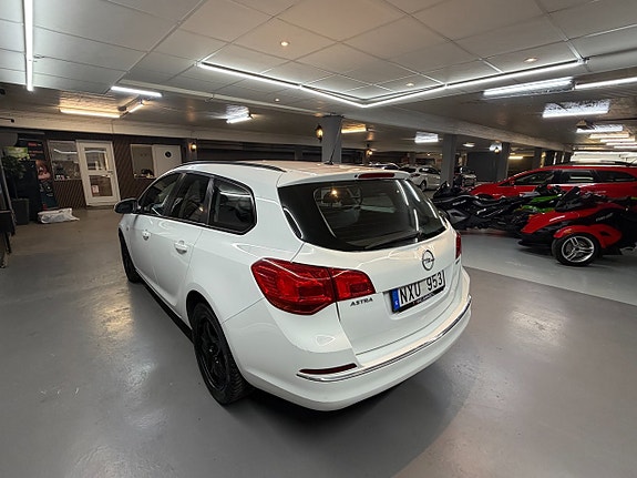 Opel Astra 6 of 13