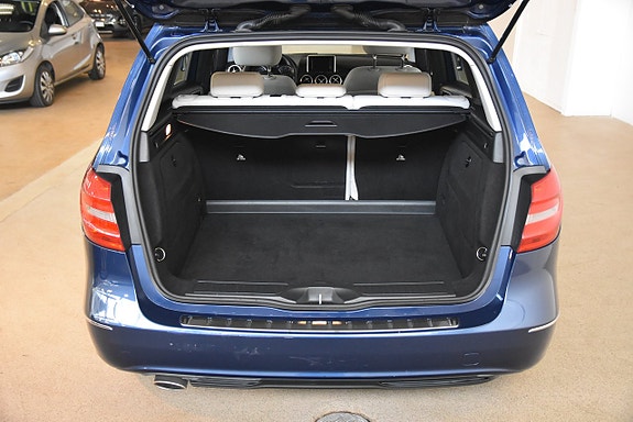 Mercedes-Benz B180 13 of 13