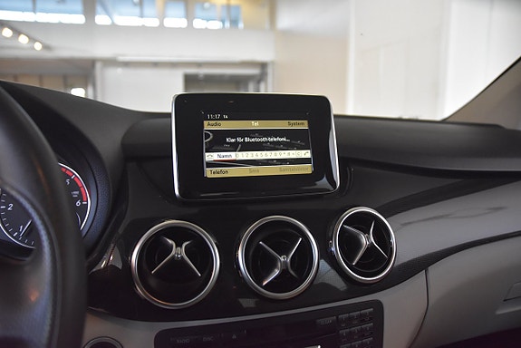 Mercedes-Benz B180 10 of 13