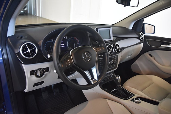 Mercedes-Benz B180 7 of 13