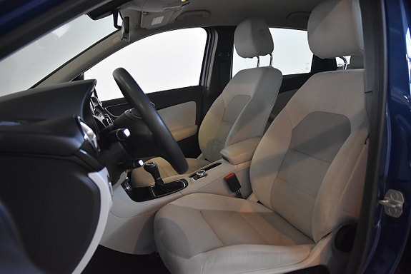 Mercedes-Benz B180 6 of 13