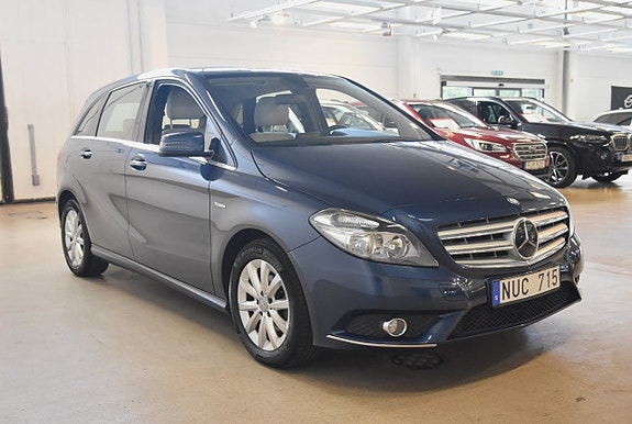 Mercedes-Benz B180 2 of 5