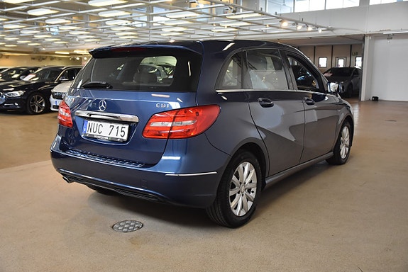 Mercedes-Benz B180 3 of 5