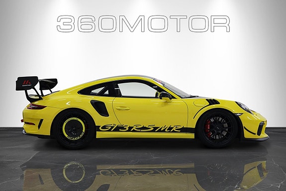 Porsche 911 GT3 RS 12 of 19