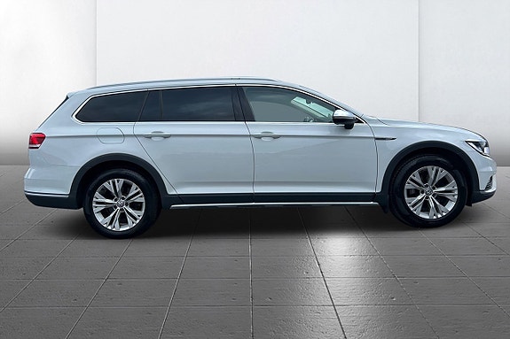 Volkswagen Passat Alltrack 5 of 5