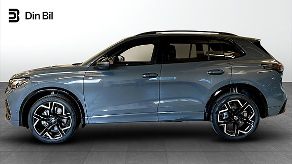 Volkswagen Tiguan 2 of 5