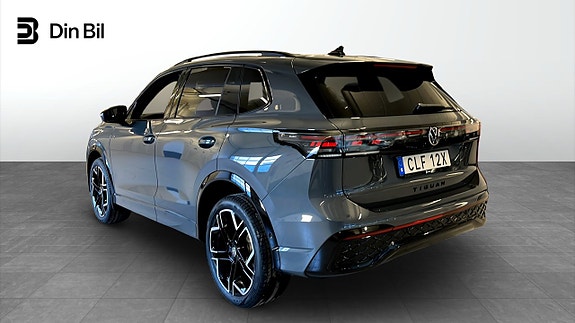 Volkswagen Tiguan 3 of 5