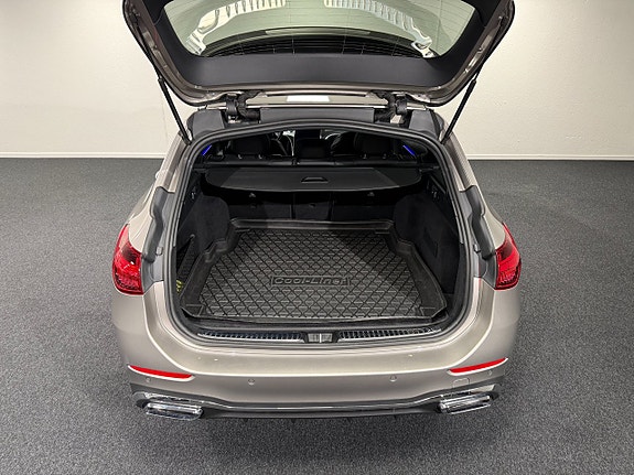 Mercedes-Benz C200 10 of 16