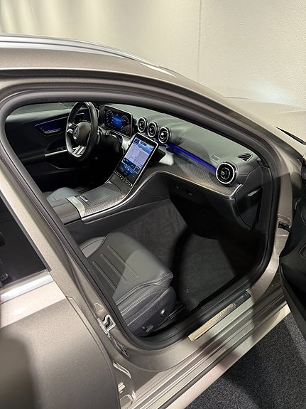 Mercedes-Benz C200 15 of 16