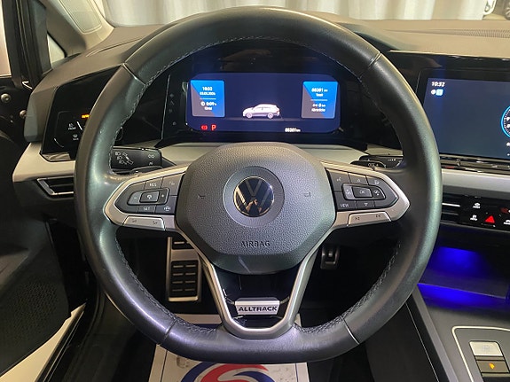 Volkswagen Golf Alltrack 18 of 21