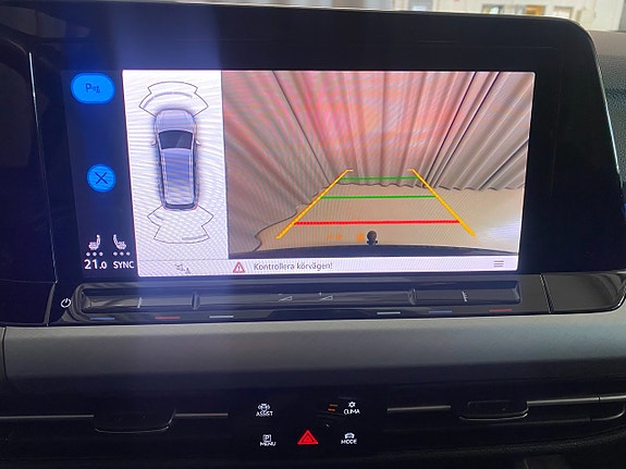 Volkswagen Golf Alltrack 13 of 21