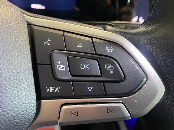 Volkswagen Golf Alltrack 19 of 21