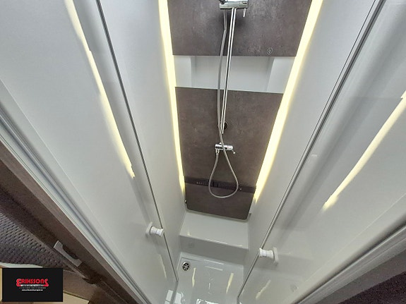 Adria Matrix Supreme 670 SL 6 of 15