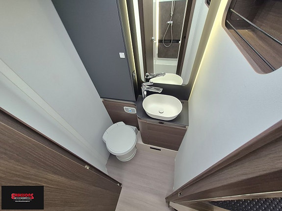 Adria Matrix Supreme 670 SL 8 of 15