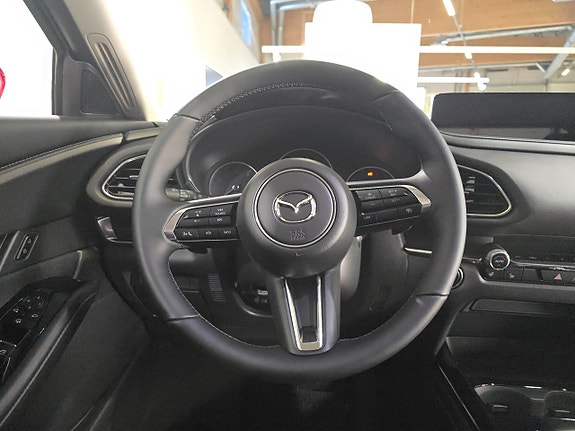 Mazda CX-30 9 of 12