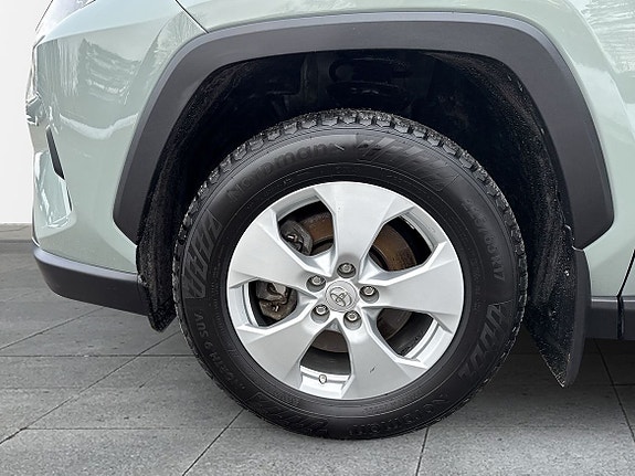 Toyota RAV4 16 of 23