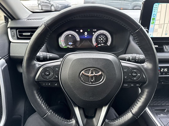 Toyota RAV4 13 of 23