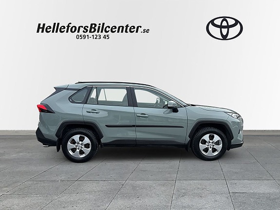 Toyota RAV4 17 of 23