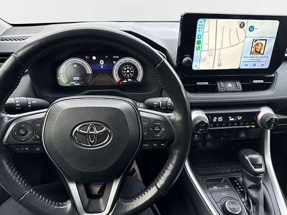 Toyota RAV4 9 of 23