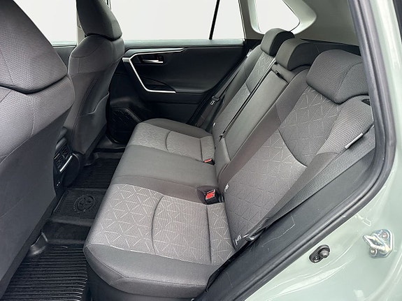 Toyota RAV4 11 of 23