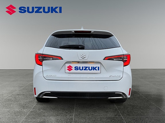 Suzuki Swace 4 of 5