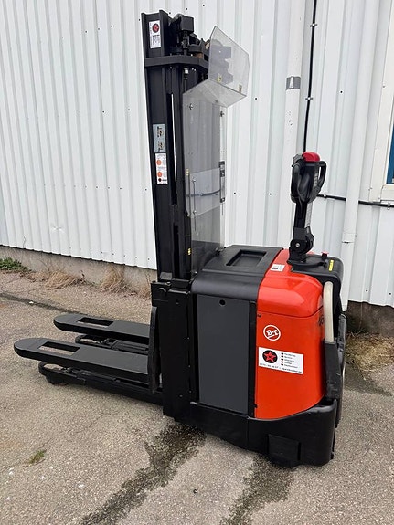 BT SPE125L ledstaplare med stöbenslyft fint skick