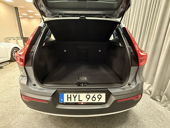 Volvo XC40 6 of 13