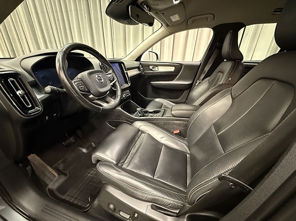 Volvo XC40 7 of 13