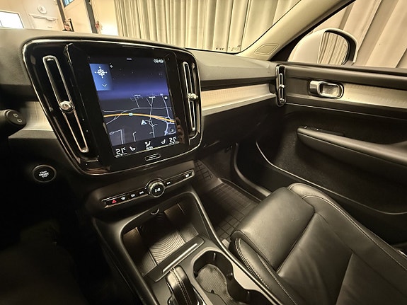 Volvo XC40 11 of 13