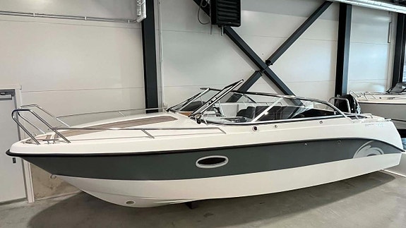 AMT 230DC - 2016 Suzuki DF250 - 2018