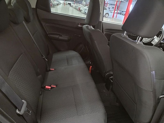 Suzuki Swift 5 of 10