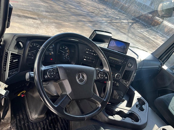 Mercedes-Benz Arocs Kran och tipp 13 of 18