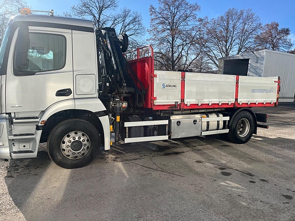 Mercedes-Benz Arocs Kran och tipp 4 of 18