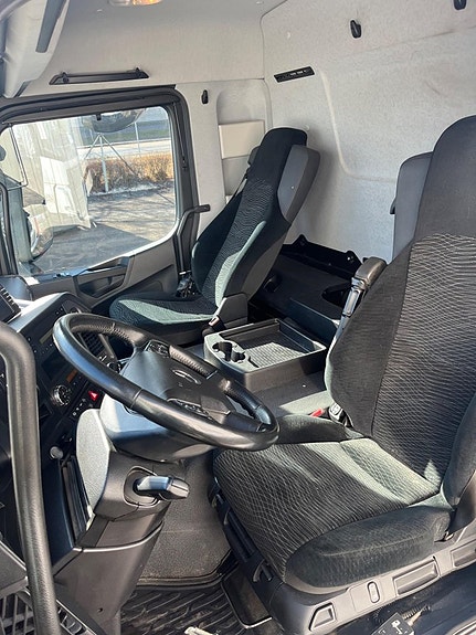 Mercedes-Benz Arocs Kran och tipp 12 of 18