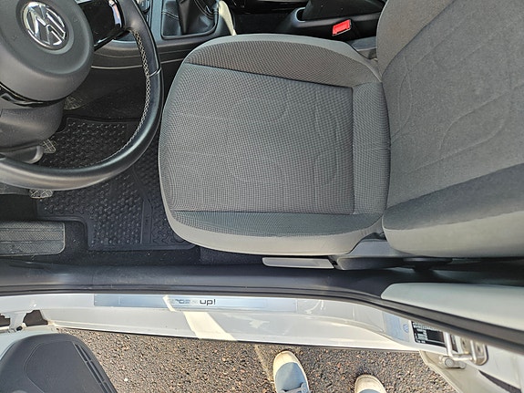 Volkswagen Up! Cross 8 of 8