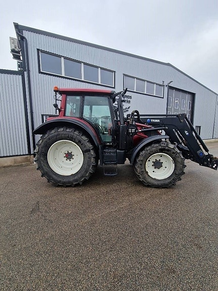 Valtra N 143 5 of 8