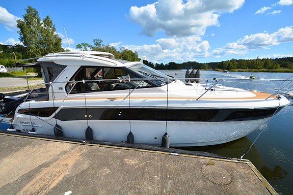 Bavaria 360 Sport (2016) 2x D3-220, Mycket fin! 2 års trygg