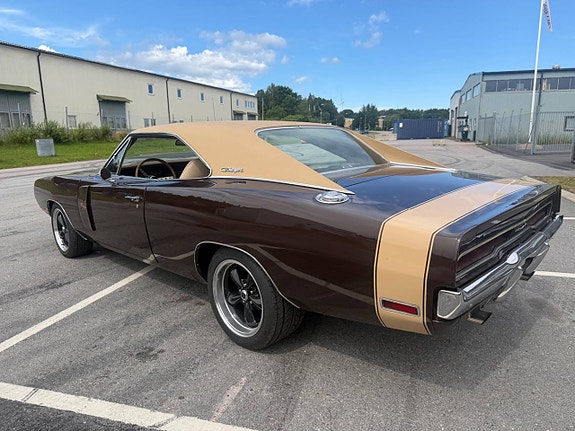 Dodge Charger 9 of 26