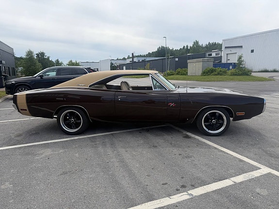 Dodge Charger 4 of 26