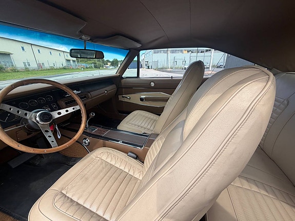 Dodge Charger 12 of 26