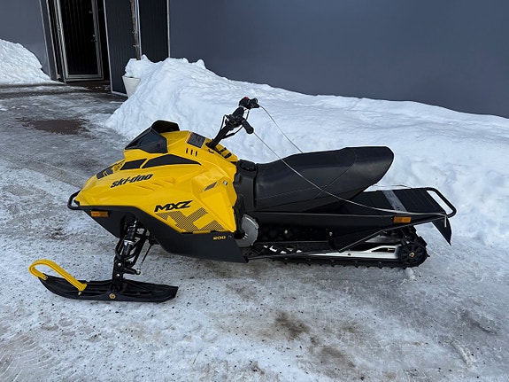 Ski-Doo MXZ 200 Cobra Electric Start *Kampanj* Finns hemma 2 of 4