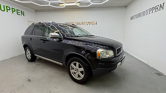 Volvo XC90 2 of 5